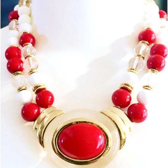 Sold///Vintage Couture Trifari Lucite Necklace! Red/White - Picture 6 of 6